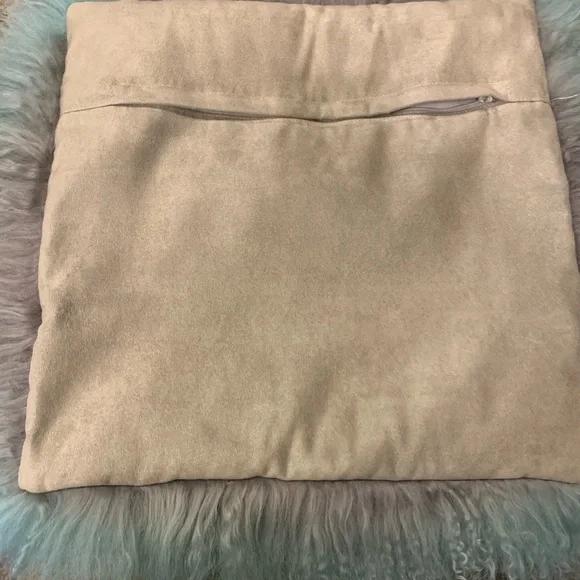 Real Lamb Fur 16 x 16 Pillow Tops (2) - Picture 3 of 5